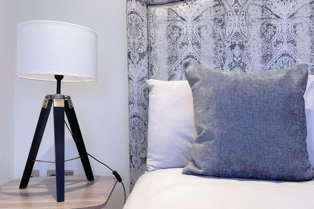 No6, Luxury Townhouse Near Bicester Village エクステリア 写真