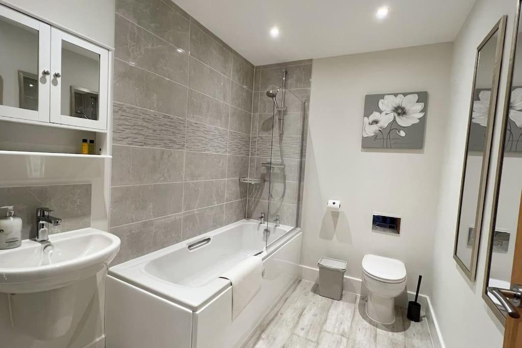 No6, Luxury Townhouse Near Bicester Village エクステリア 写真